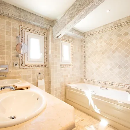 Hotel Byblos 5*