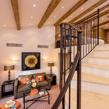 Hotel Byblos 5*